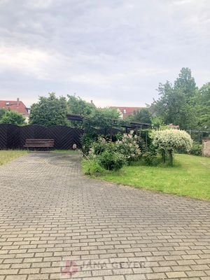 Garten, Hof, Parkplatz