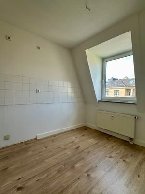 Küche mit Fenster.jpg