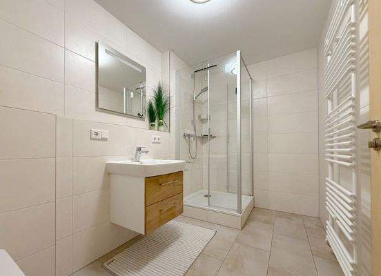 V014-2025_Duschbad im Keller