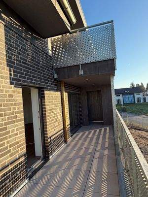 Balkon OG rechts.jpeg