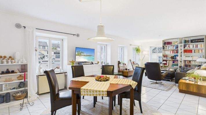 CAM04238G0-PR0051-STILL003