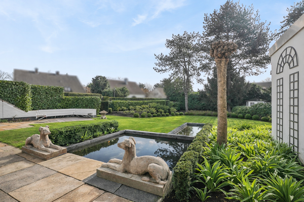 Gartenidylle mit herrlichem Teich