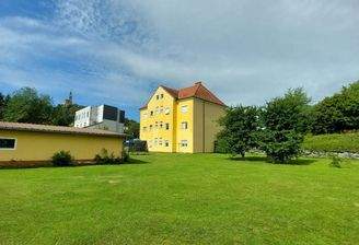 Die Liegenschaft gartenseitig