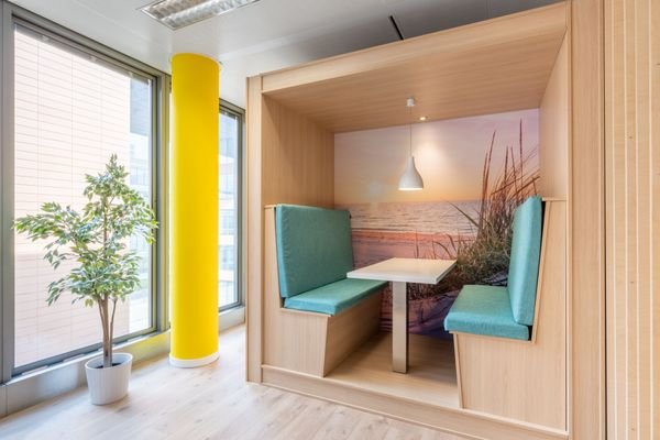 Regus Eolis Square 2523 Luxembourg Business Lounge