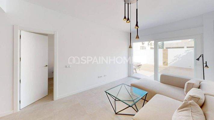 Contemporary Apartments Near Amenities in Pilar de la Horadada