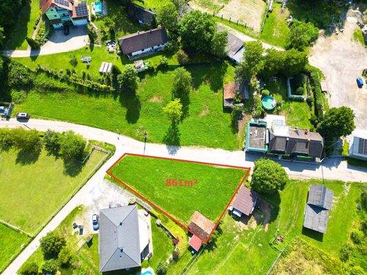 Luftbild mit eingezeichnetem Grundstück