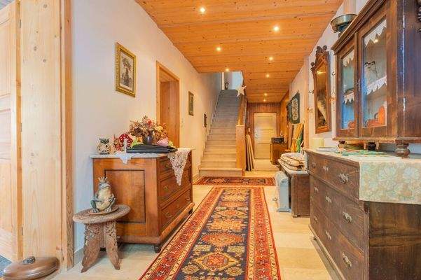 Flur - Treppenhaus (1)