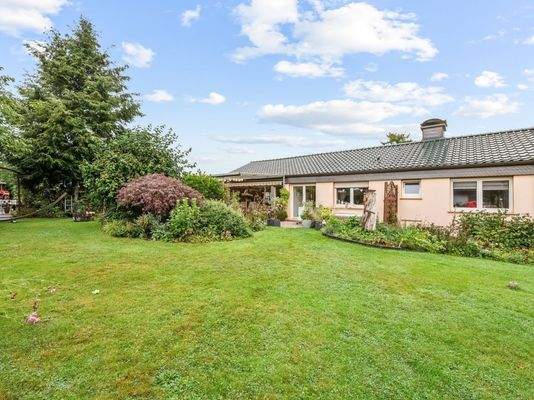 Rückansicht mit Garten