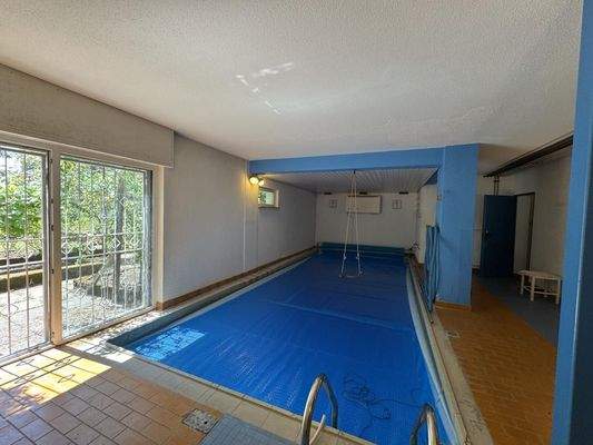 Indoor-Pool