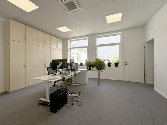 Büro EG