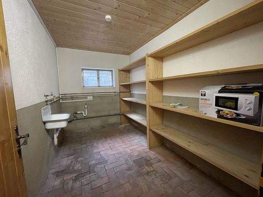 Abstellraum mit WM-Anschluss