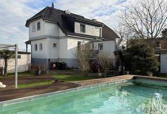 Aussen_Rückseite_Pool_