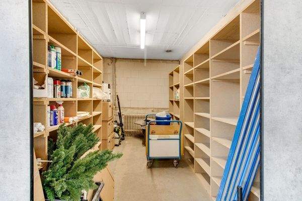 Lagerhalle-Schreinerei