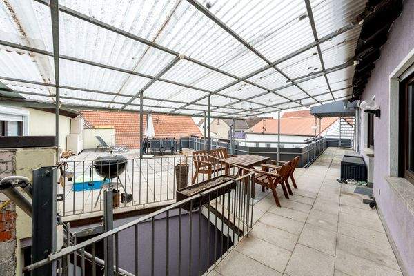 Hinterhaus 1. OG Terasse