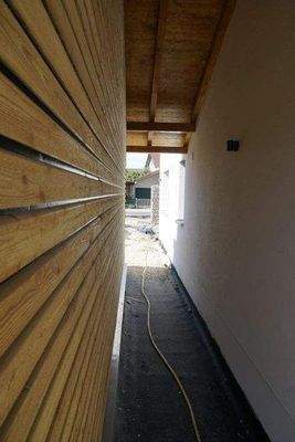 Überdachter Eingangsbereich