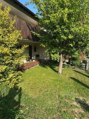 unterer Garten/Straßenseite