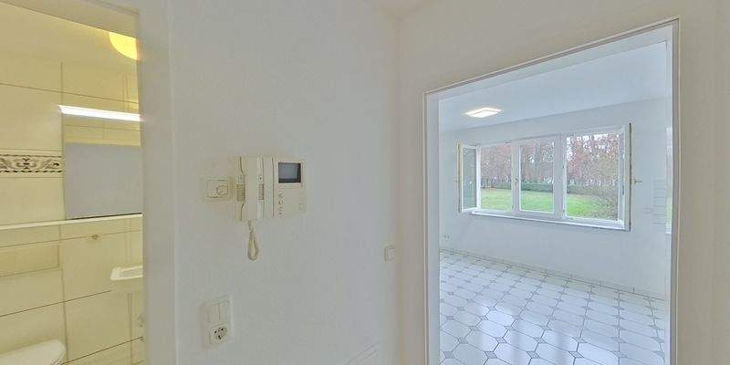 Blick in Bad und Küche