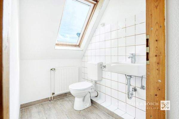 Badezimmer im Dachgeschoss