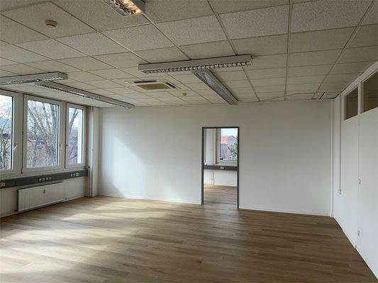 Linke Seite vom Büroeingang