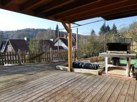 Überdachte große terrasse