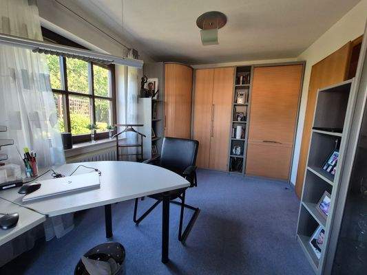 Arbeitszimmer (2).jpg