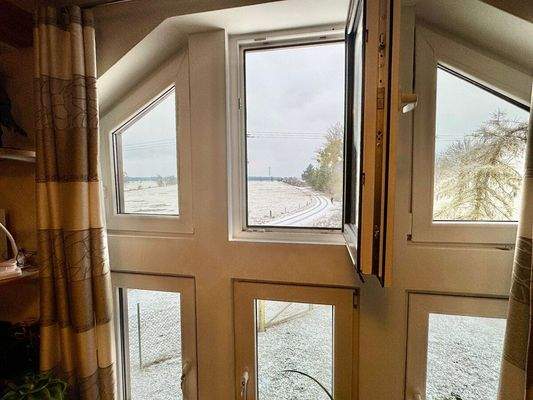 Wohnzimmer Giebelfenster