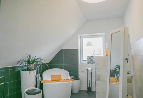Modernes Badezimmer
