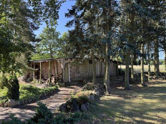 Ansicht des Schuppens vom Gartenrand