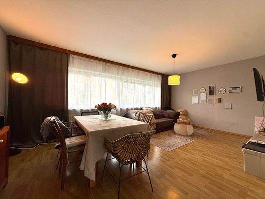 Wohn- u. Esszimmer OG