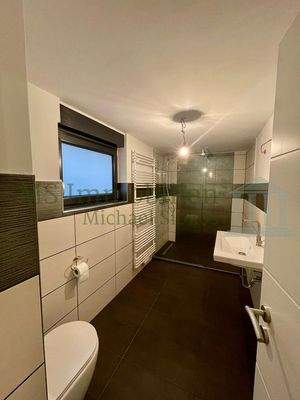 Badezimmer Ansicht 1