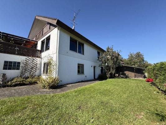 Garten mit Gartenhaus