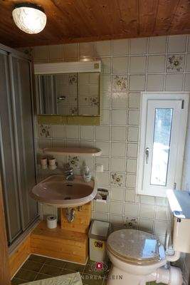 DG - Duschbad zu Nutzraum 3