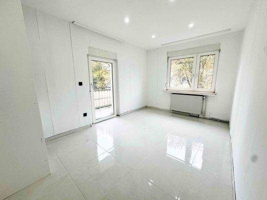 Schlafzimmer mit Balkon