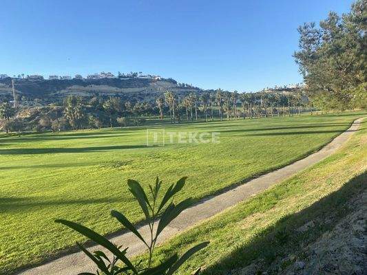Detached Villas with Views of the Golf Course in Ciudad Quesada