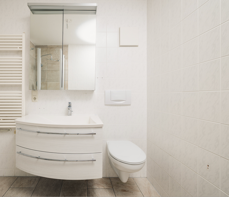 Badezimmer mit Dusche