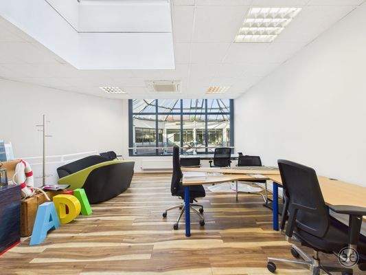 CAM05560G0-PR0015-STILL011