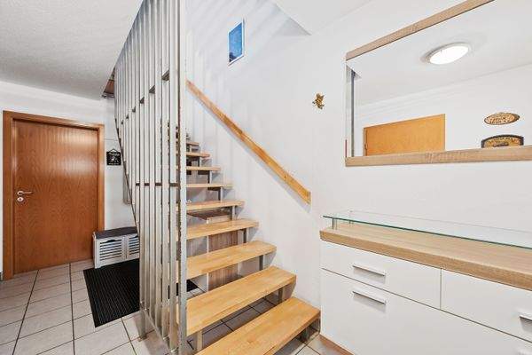 EG | Flur und Treppe