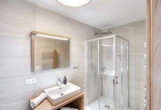 05AlpenstolzDamuels_Badezimmer02