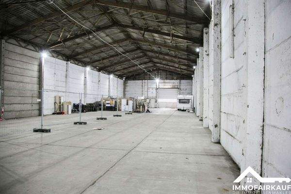 Blick auf die Ein-Ausfahrt