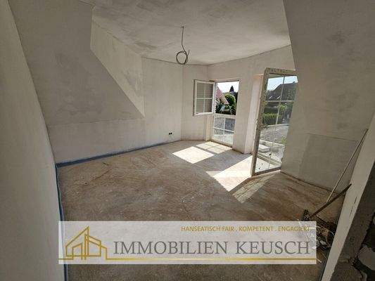 Kinderzimmer mit Zugang zum Balkon