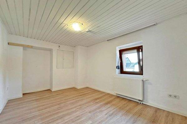 Ankleidezimmer oder Büro OG