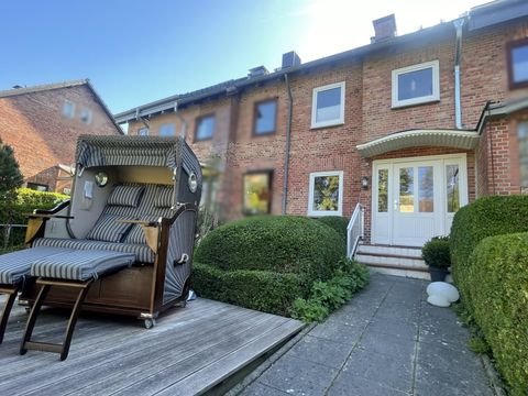 Vorderansicht mit Terrasse