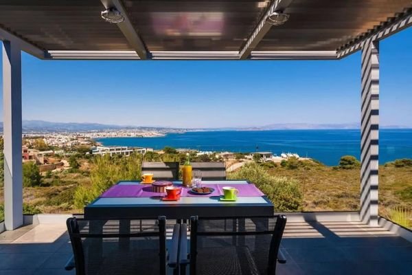 Kreta, Akrotiri: Geräumige moderne Villa mit spektakulärem Blick auf das Meer und die Bucht zu verkaufen