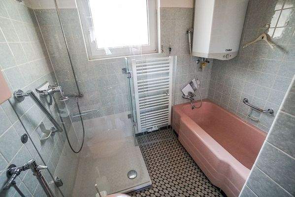 Haupthaus OG  Badausschnitt