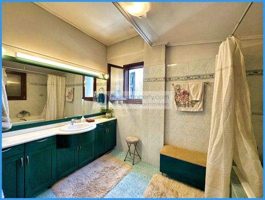 f065c52915df40f3b5b7df2c6450d0f8-original