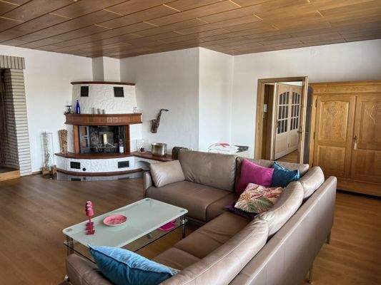 Wohnzimmer mit Kamin