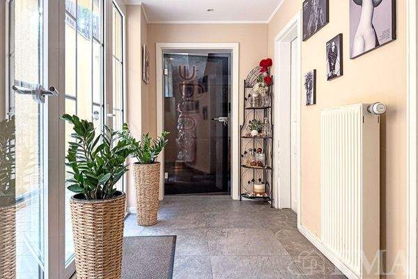 Flur zur Lounge im Souterrain