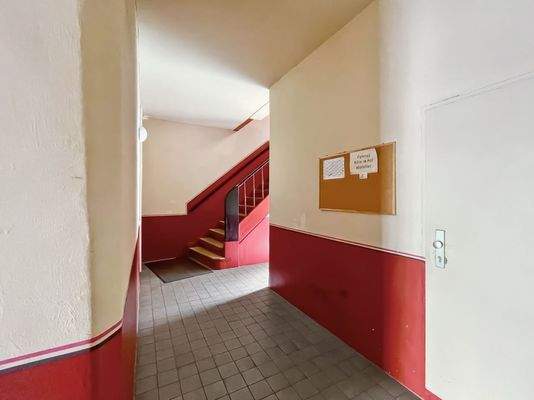 Flur und Treppenhaus EG