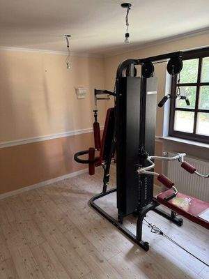 Fitnessbereich im Wellnisbereich