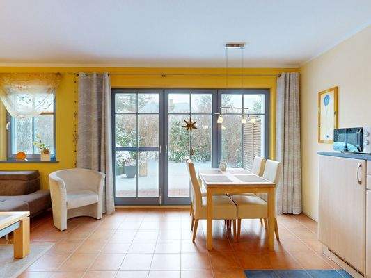 Essbereich mit Austritt zur Sonnenterrasse in Südausrichtung